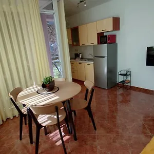 https://apartments-lola-rovinj.in-istria.net